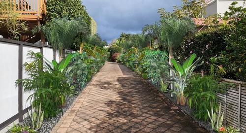 Driveway This creates a lush, textured entry to your home without closing it in.