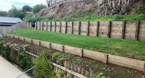 Bank & Small Garden Steep bank requiring stabilization