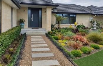 Front Entrance Create a warm and structured entrance using foliage colour and shape.