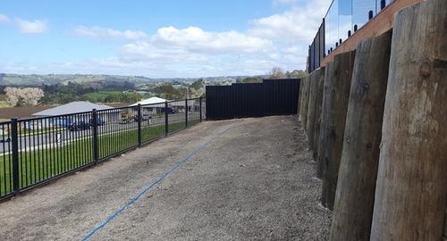 Eatable Garden Large lower strip of ground requiring a eatable area