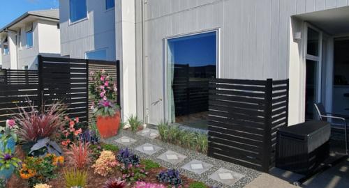Small lawn area transform into your own piece of paradise.